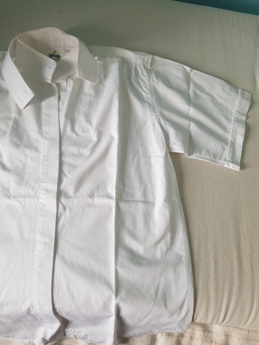 Chemise blanche manches courtes