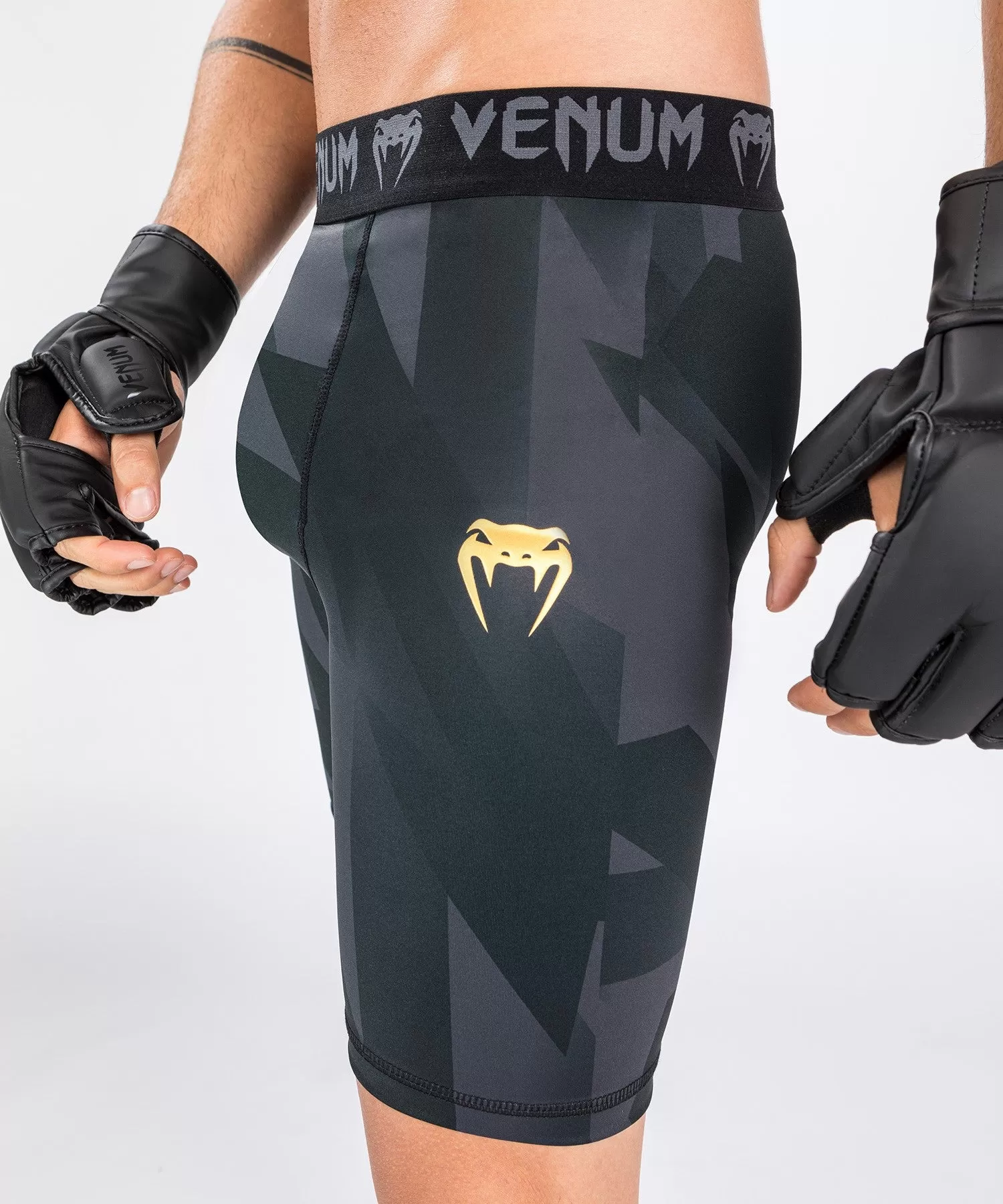 Short de Vale Tudo Venum Razor - Noir/Or