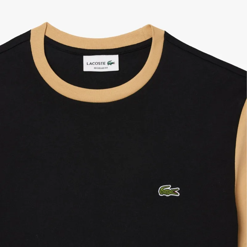 T-SHIRT LACOSTE COLOR BLOCK REGULAR FIT EN COTON NOIR ET BEIGE